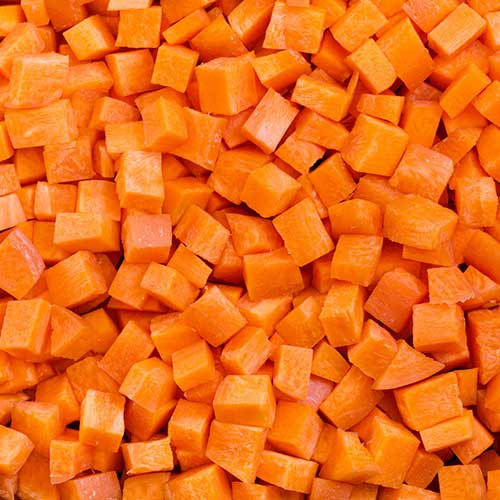 Морковь резаная кубик